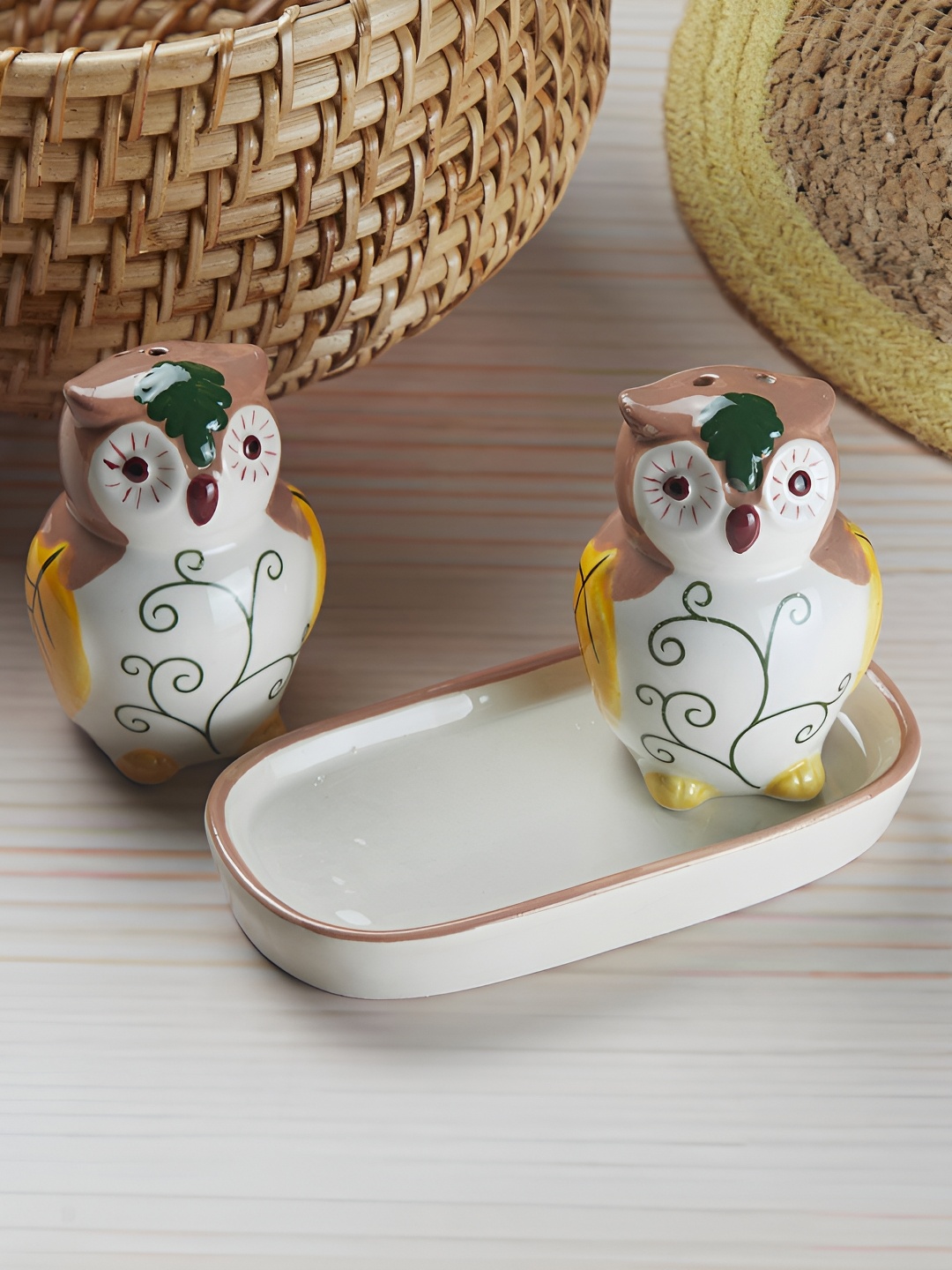 

Kookee Brown & White 3 Pcs Owl Design Ceramic Salt & Pepper Set With Tray