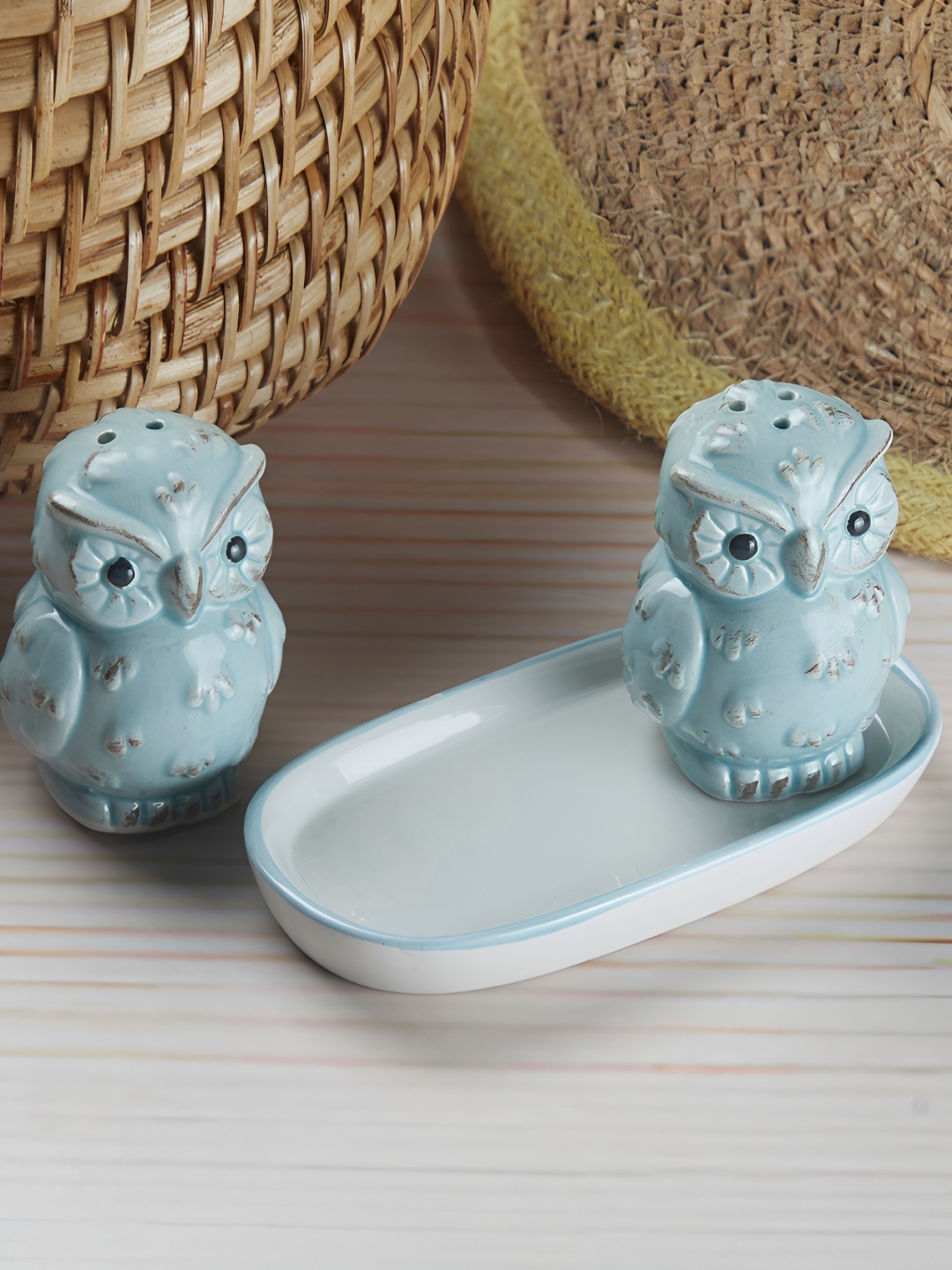 

Kookee 3 Pcs Blue Ceramic Owl Design Salt & Pepper Set With Tray