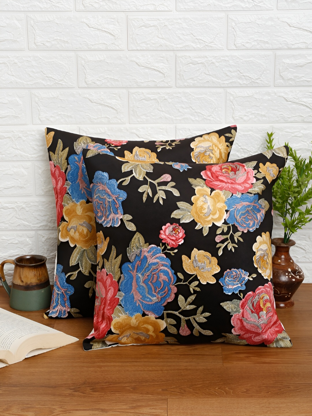 

DREAM WEAVERZ Black & Green 2 Pcs Floral Velvet Square Cushion Covers