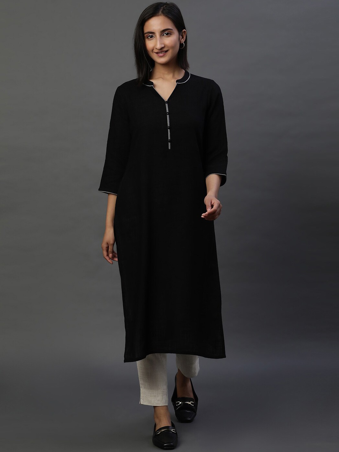 

AURELIA Mandarin Collar Straight Kurta, Black