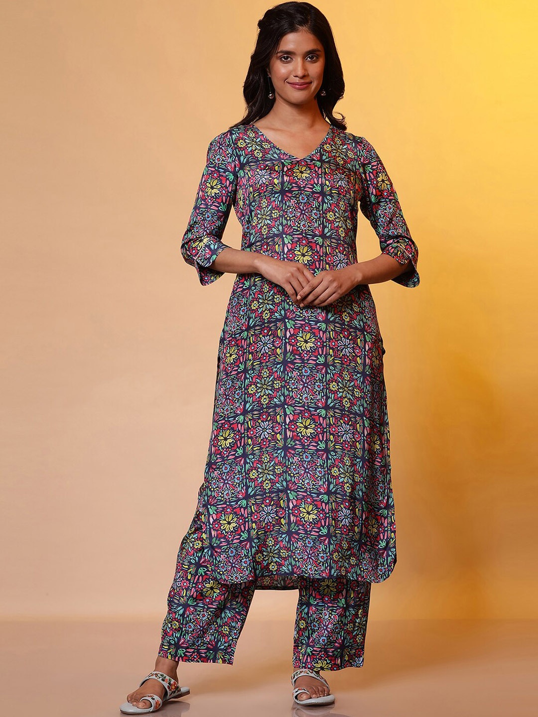 

AURELIA Ethnic Motifs Printed V-Neck Regular Sleeves Straight Kurta, Blue
