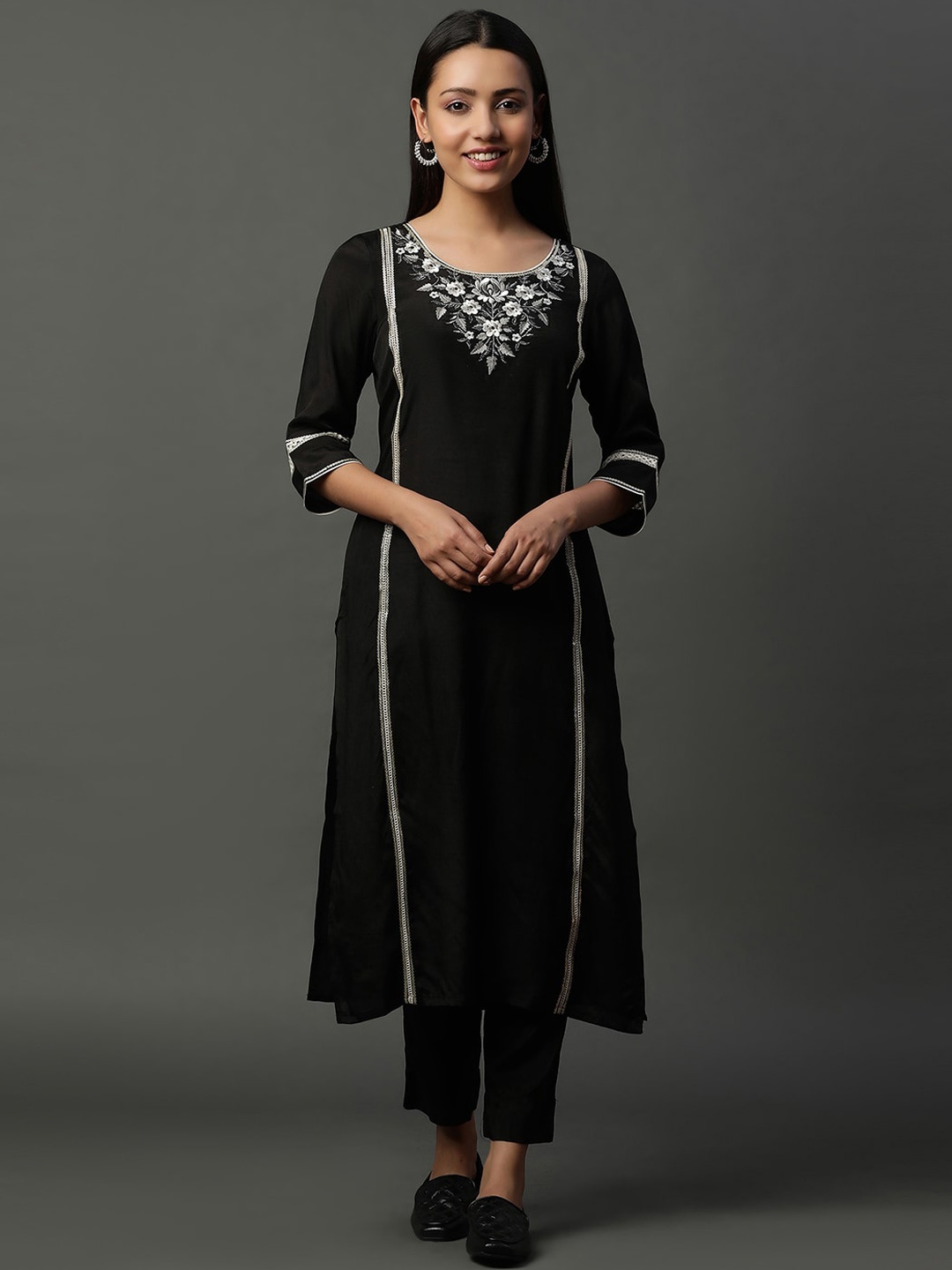 

AURELIA Round Neck Yoke Design Thread Work Rayon Gotta Patti Straight Kurta, Black