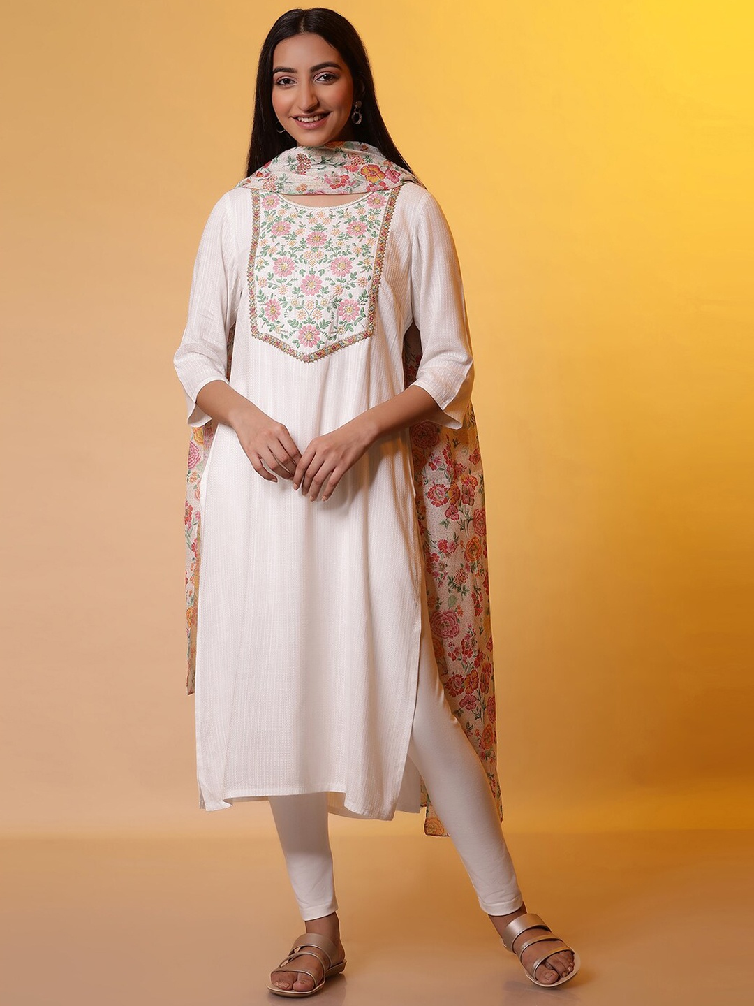 

AURELIA Floral Embroidered Round Neck Straight Kurta, White