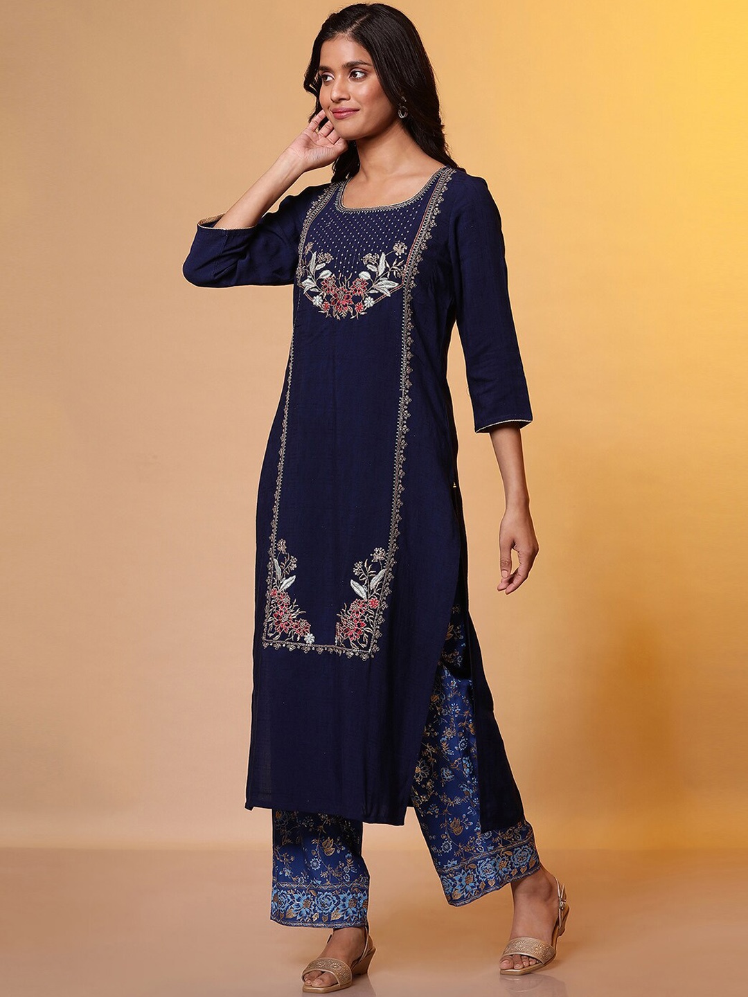 

AURELIA Ethnic Motifs Embroidered Scoop Neck Sequinned Straight Kurta, Blue