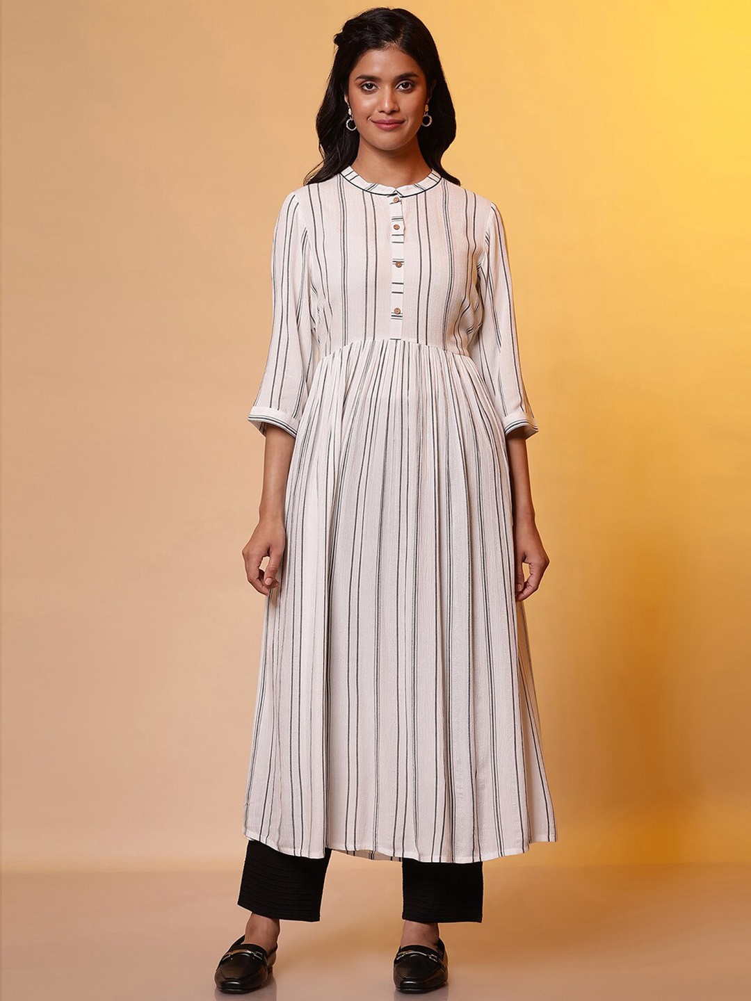 

AURELIA Mandarin Collar Striped Three Quarter Sleeves Kurta, White