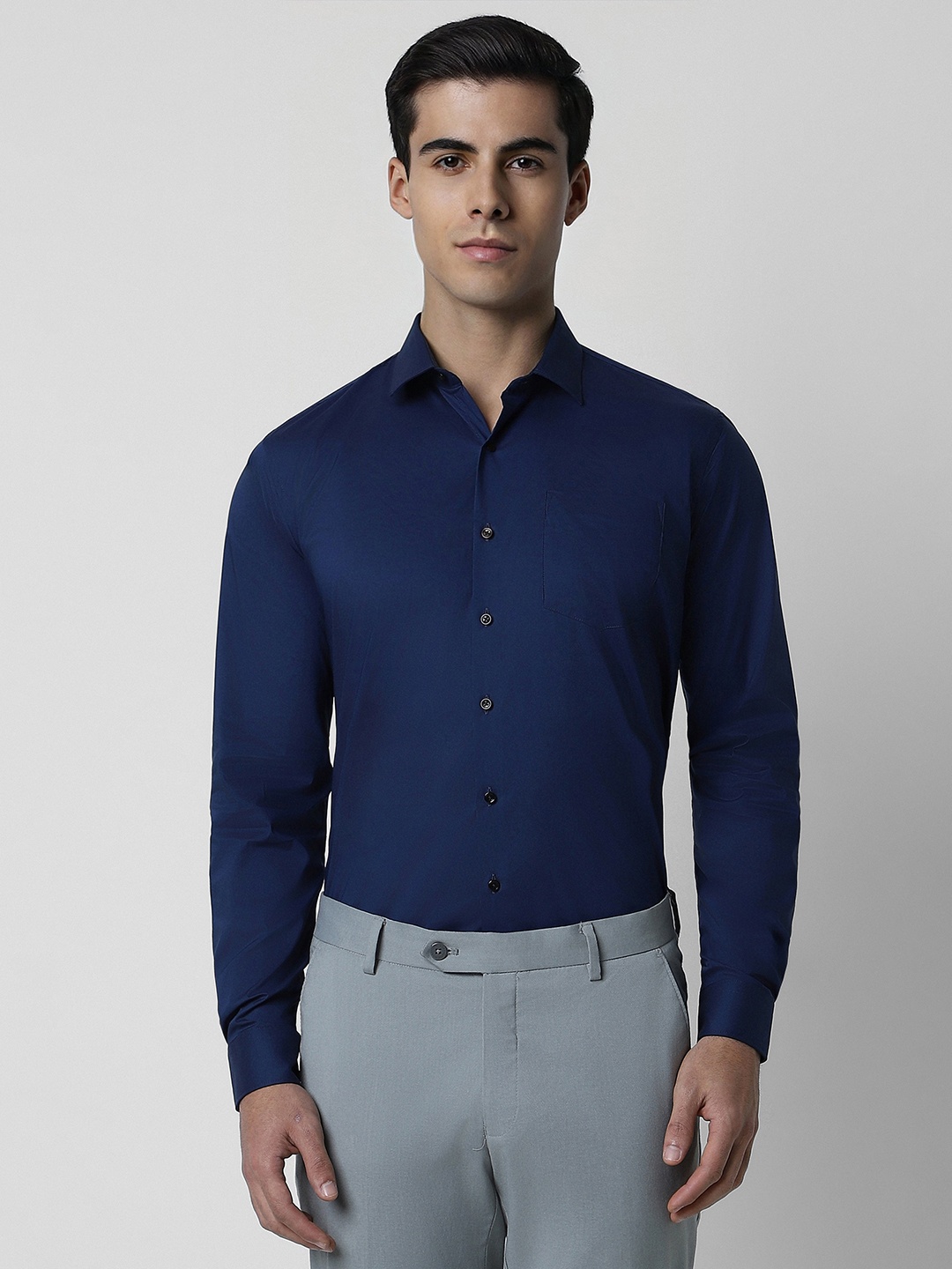

Van Heusen Slim Fit Solid Formal Shirt, Navy blue