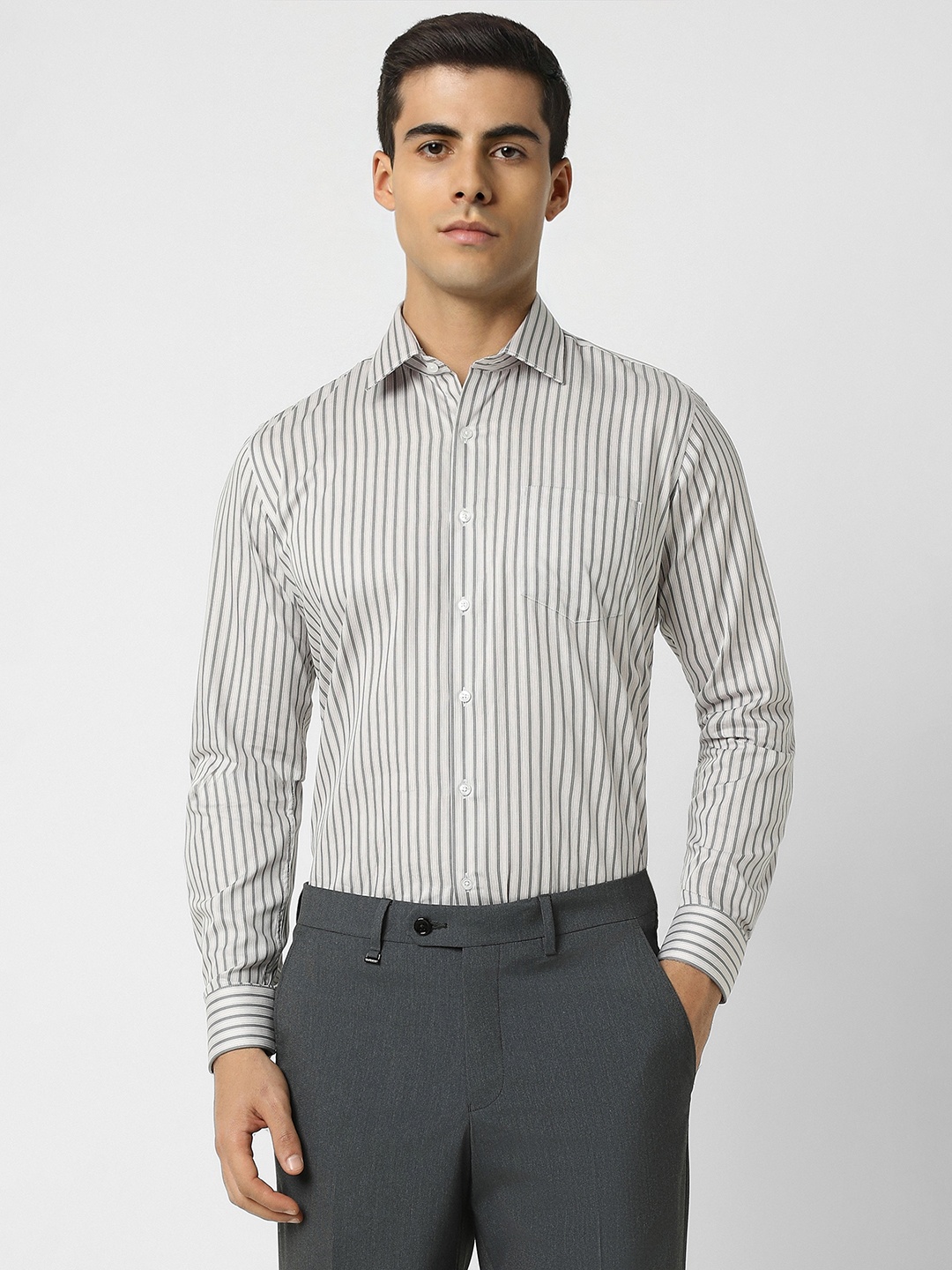 

Van Heusen Vertical Striped Pure Cotton Formal Shirt, White