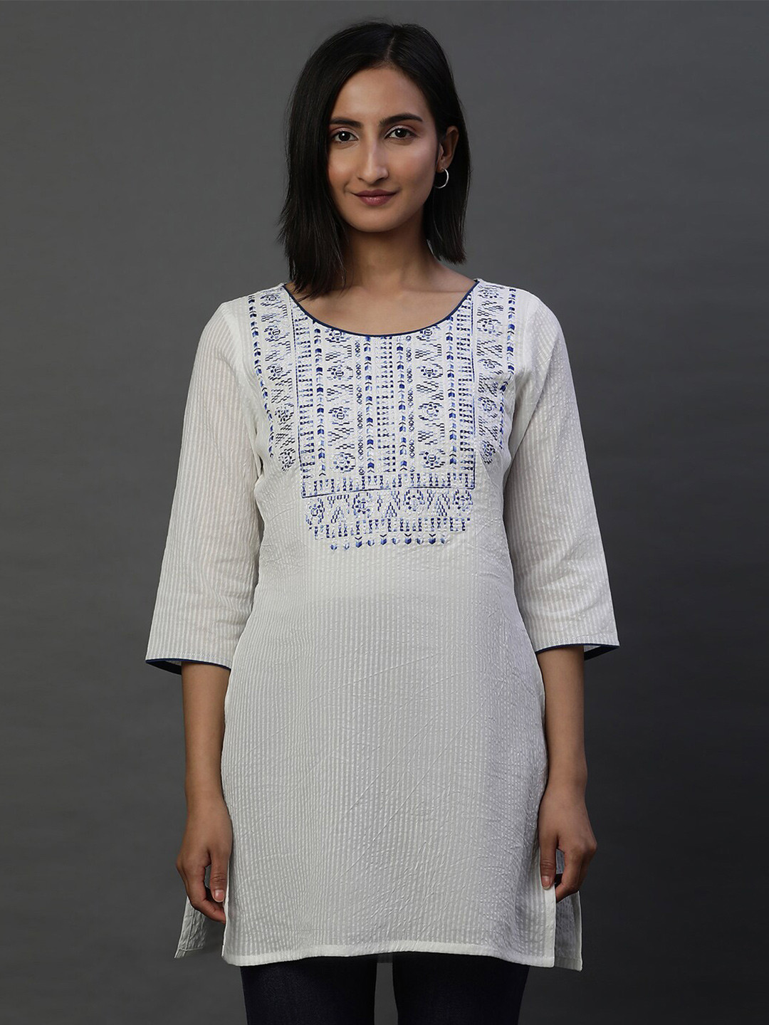 

AURELIA Floral Embroidered Thread Work Straight Kurti, White