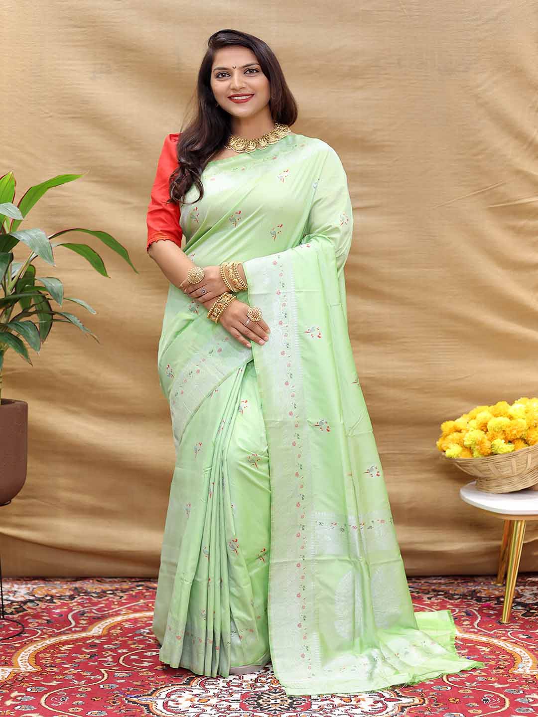 

KALINI Ethnic Motifs Woven Design Zari Art Silk Saree, Green