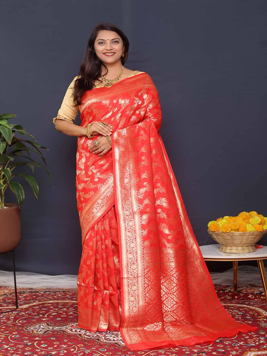 

KALINI Paisley Woven Design Zari Detailed Saree, Red