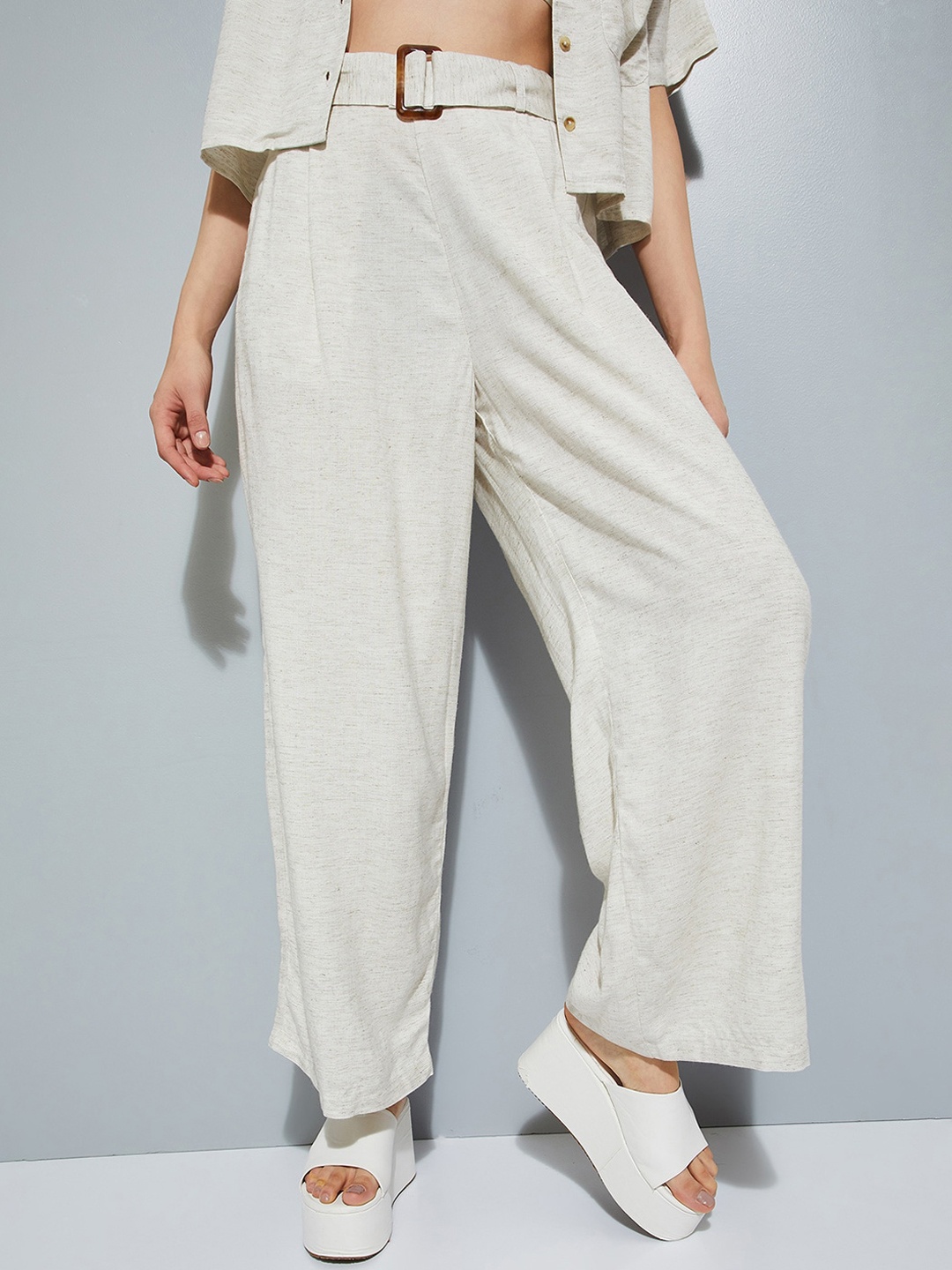 

max URB_N Women Mid Rise Parallel Trousers, Beige
