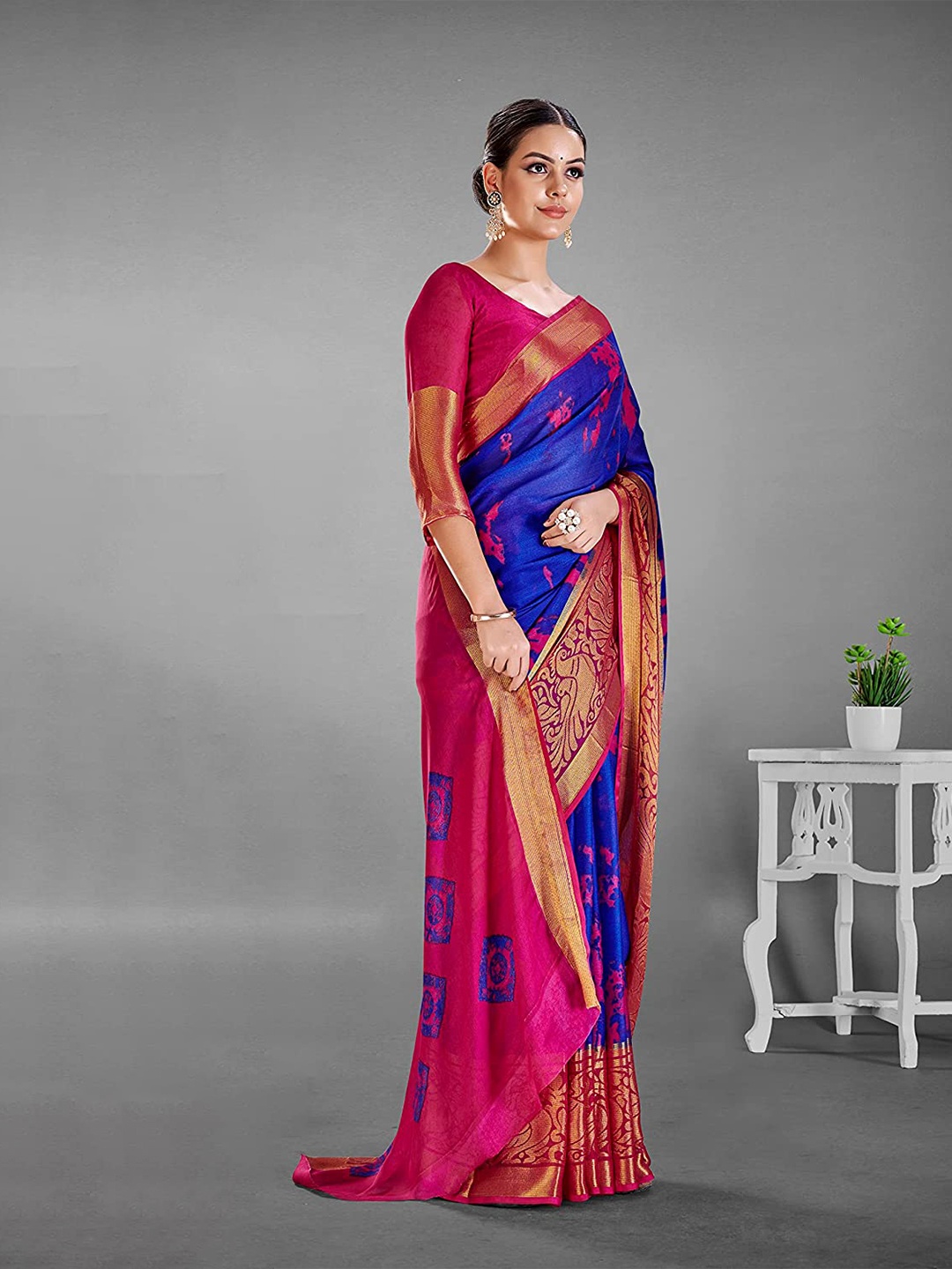 

Grubstaker Woven Design Ethnic Motifs Zari Saree, Blue