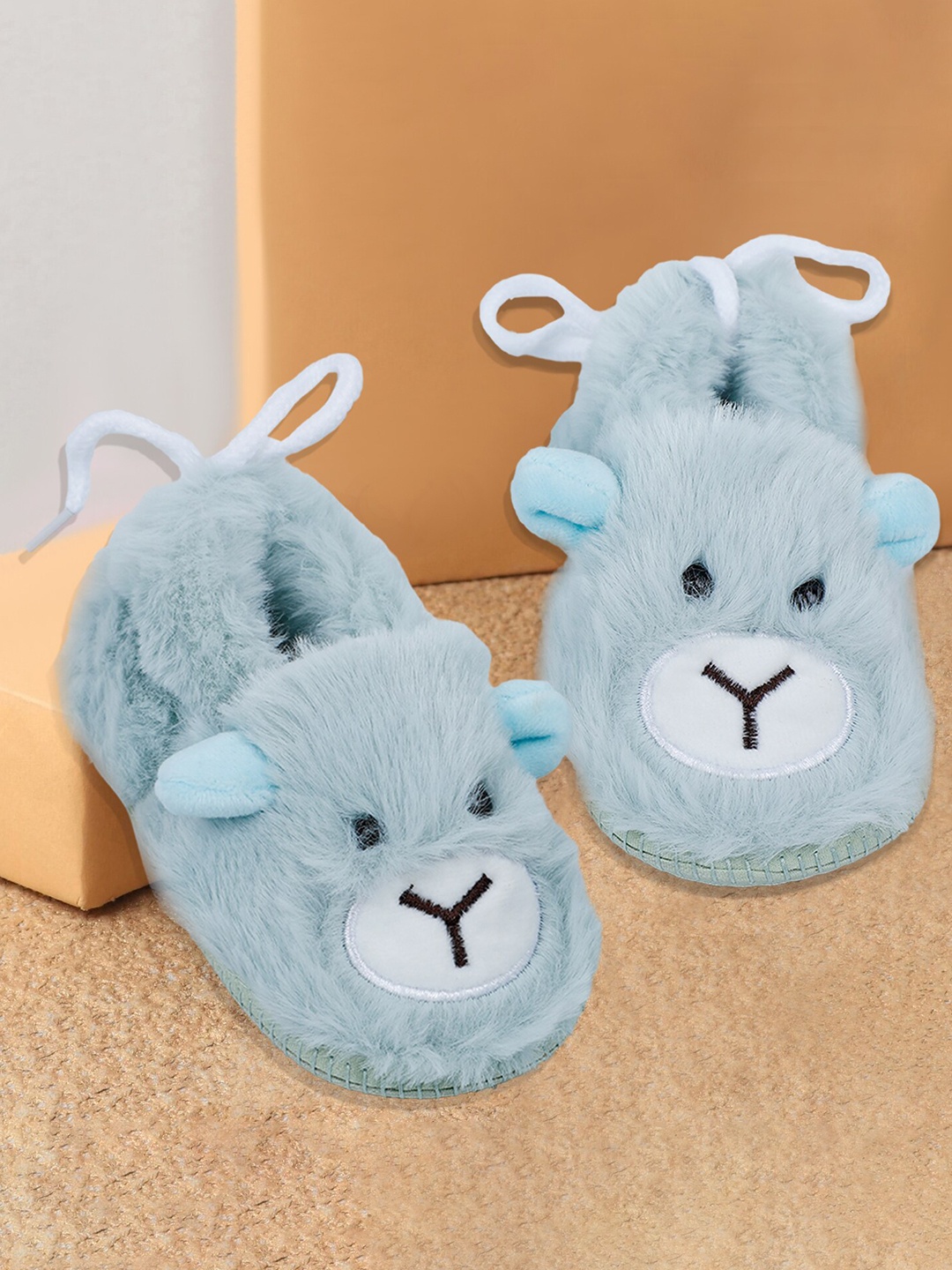 

Baby Moo Infants Self-Design Fur Booties, Turquoise blue