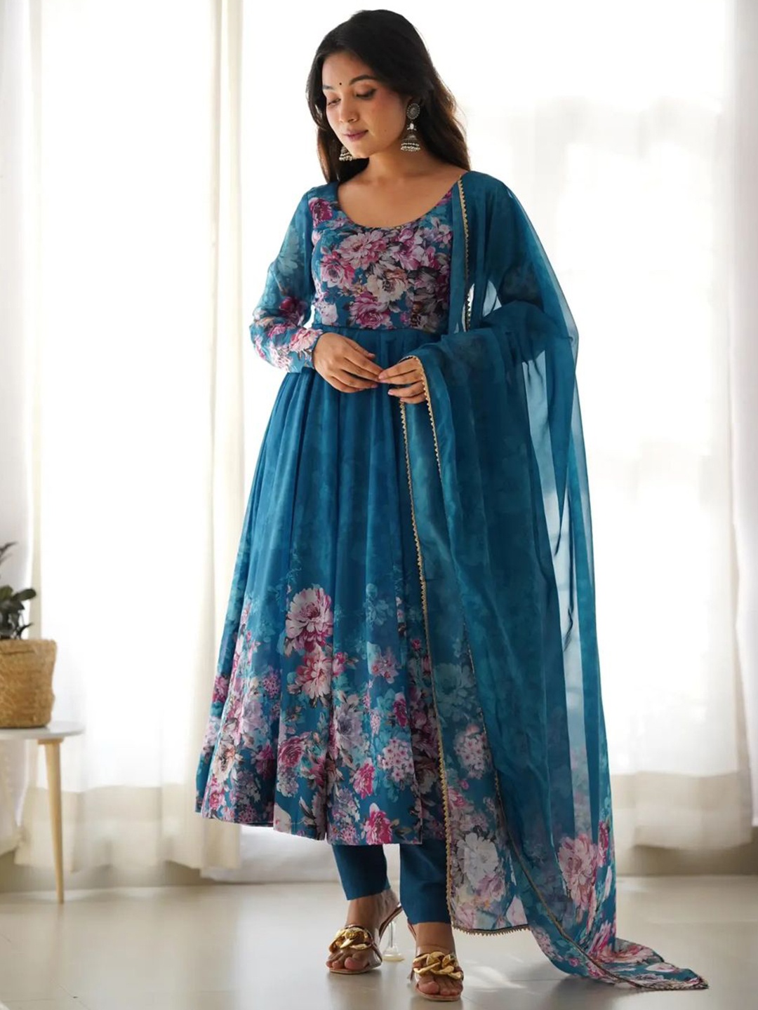 

BAESD Floral Printed Round Neck Gotta Patti Anarkali Kurta with Trousers & Dupatta, Navy blue