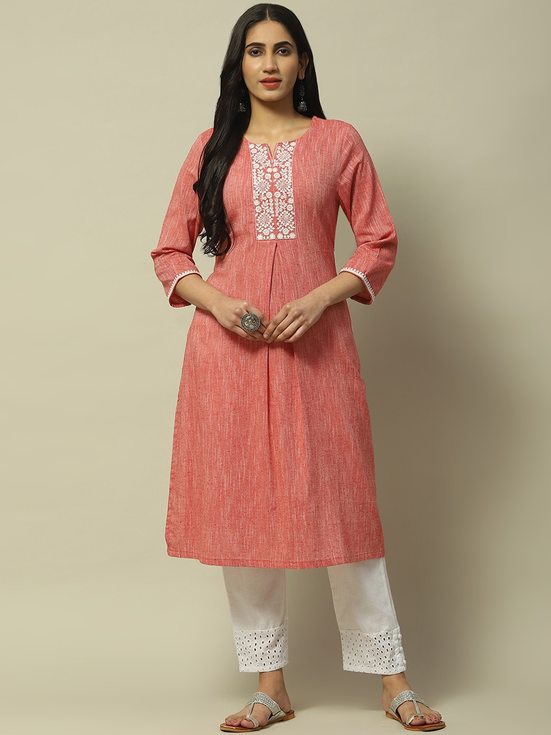 

Rangriti Floral Yoke Design Thread Work Straight Kurta, Red