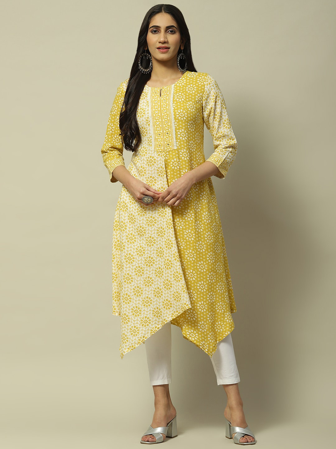 

Rangriti Ethnic Motifs Printed Keyhole Neck Regular A-Line Kurta, Yellow