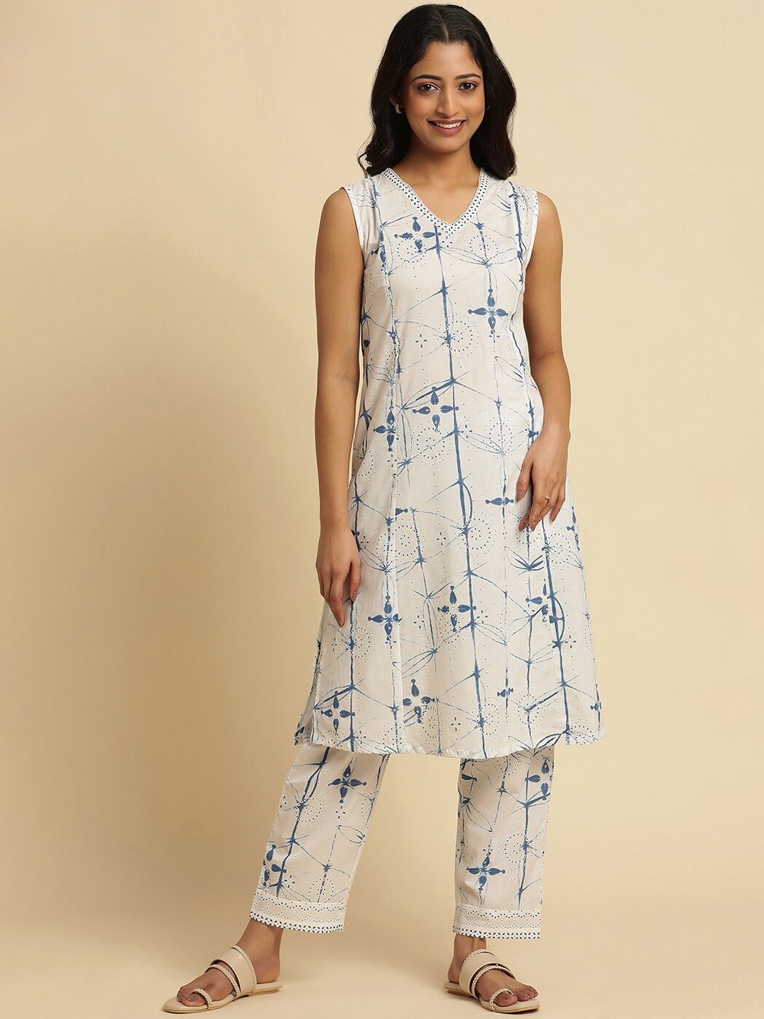 

W Women Ethnic Motifs Printed Regular Pure Cotton Kurta with Trousers, White