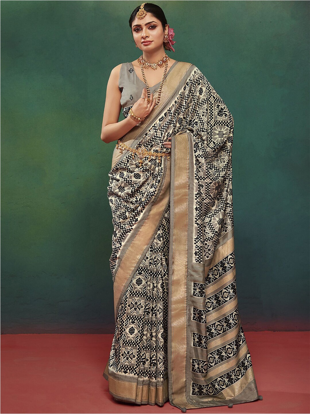

Satrani Grey & White Ethnic Motifs Woven Design Zari Pure Silk Sungudi Saree