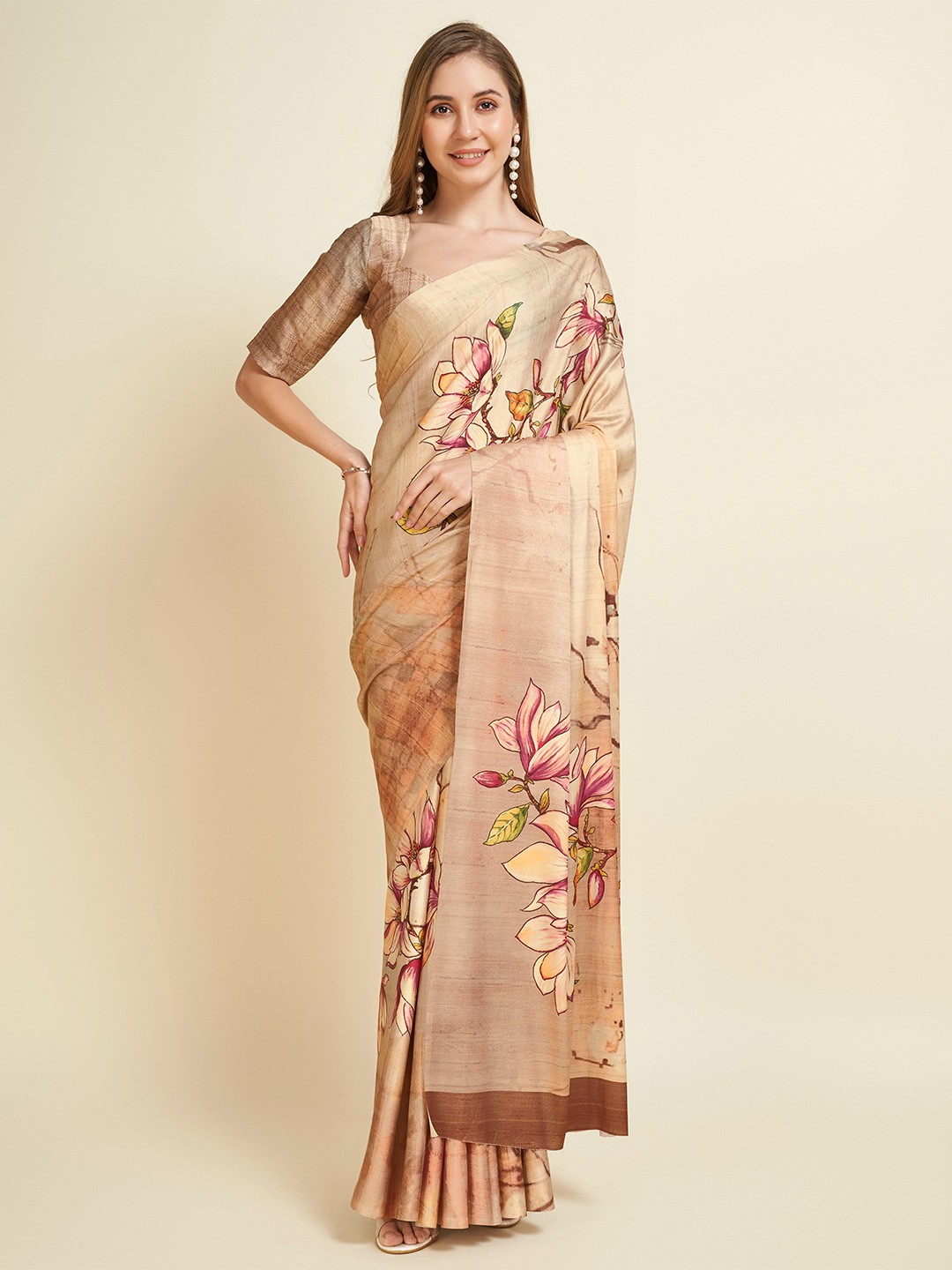 

Fevinaa Floral Satin Satin Saree, Brown