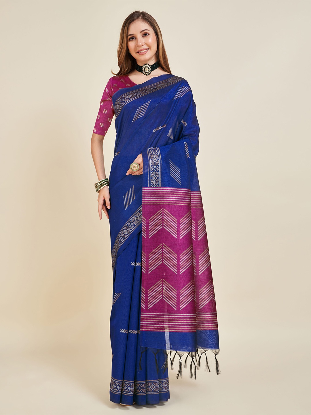 

Fevinaa Ethnic Motifs Silk Blend Saree, Blue