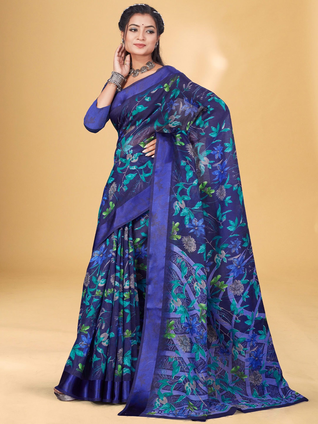 

Fevinaa Floral Printed Saree, Navy blue