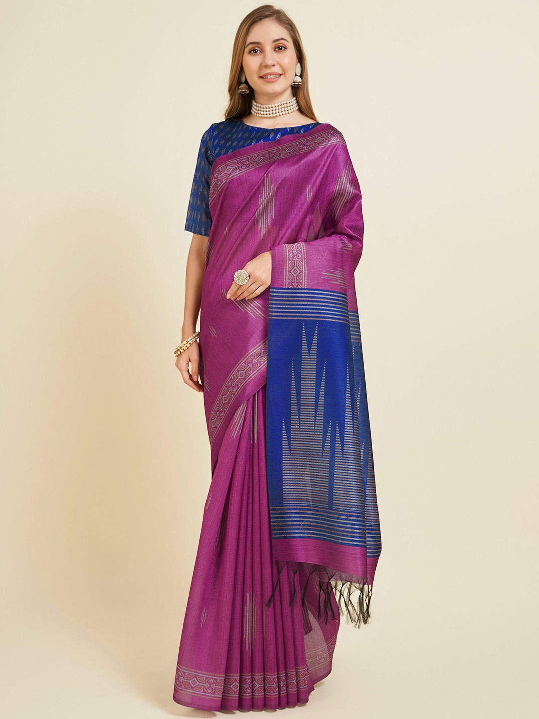 

Fevinaa Geometric Printed Saree, Pink