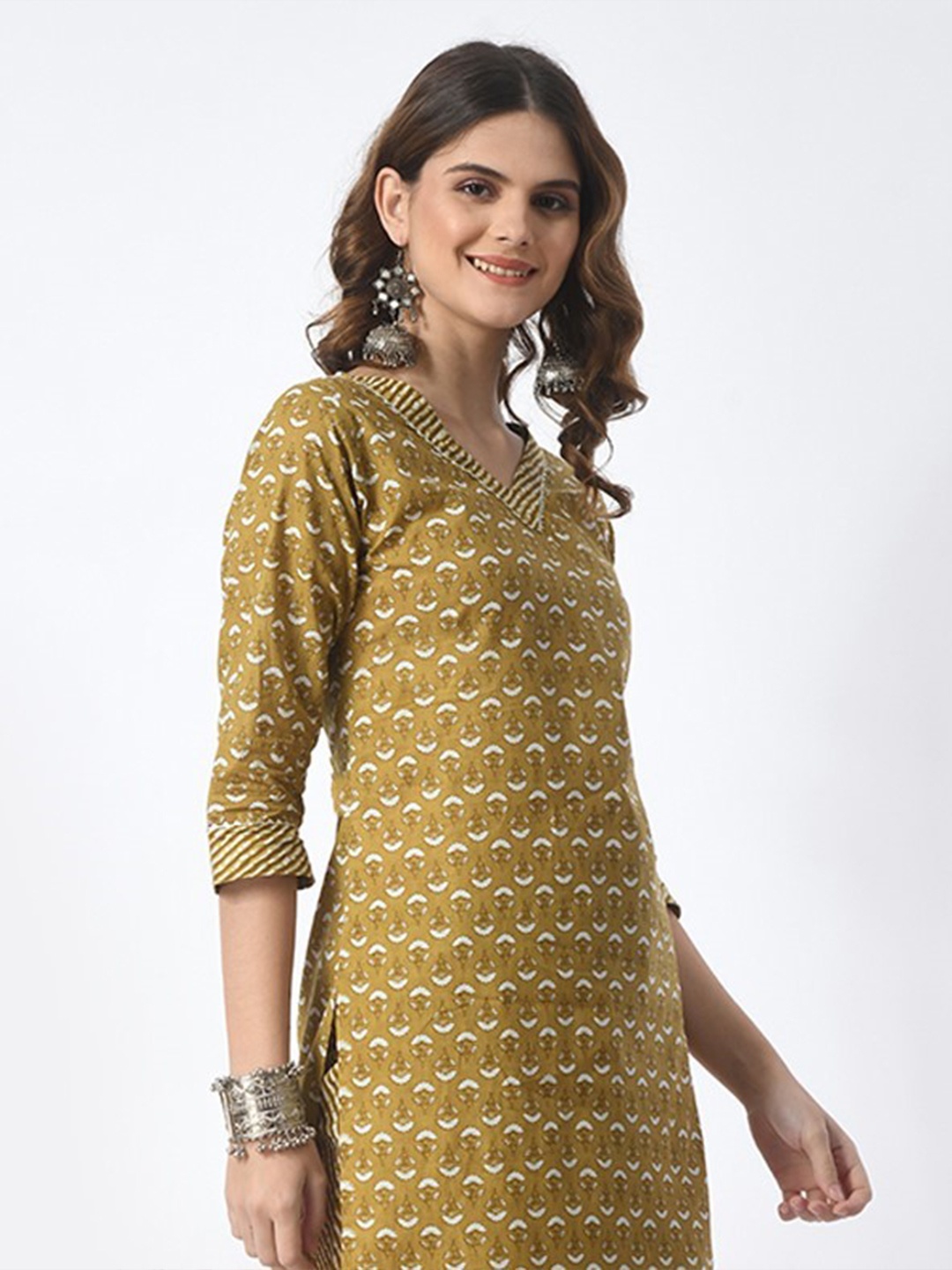 

JAHIDA COMFORT WITH STYLE Floral Printed Pure Cotton Kurta With Trouser, Brown
