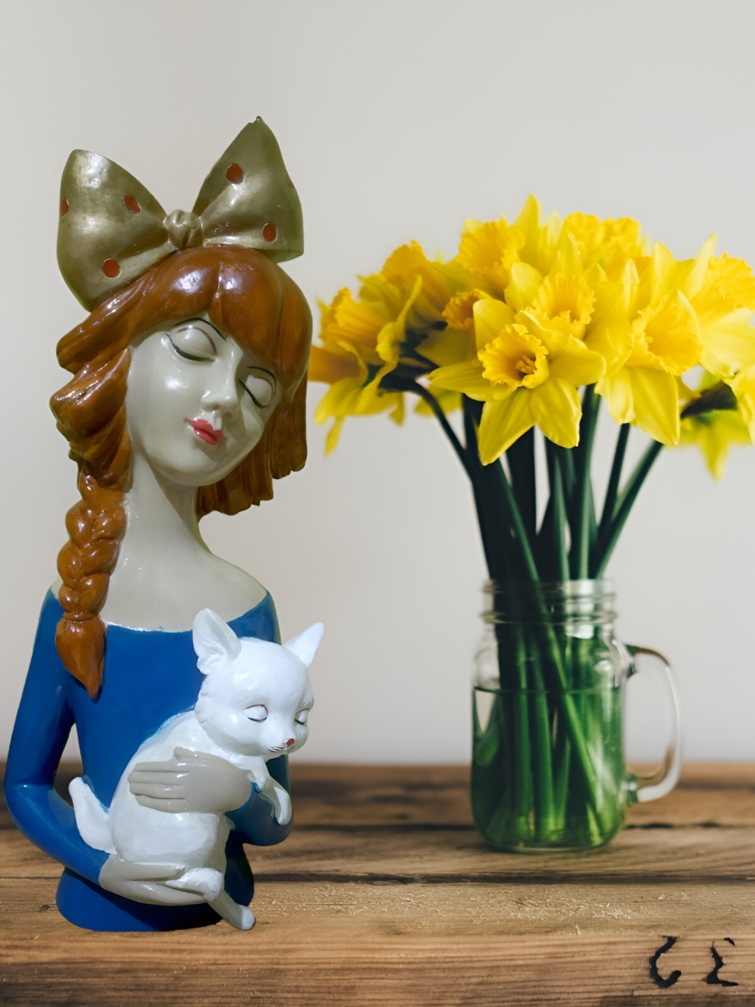 

Winsome Collection Blue & White Figurine Showpiece