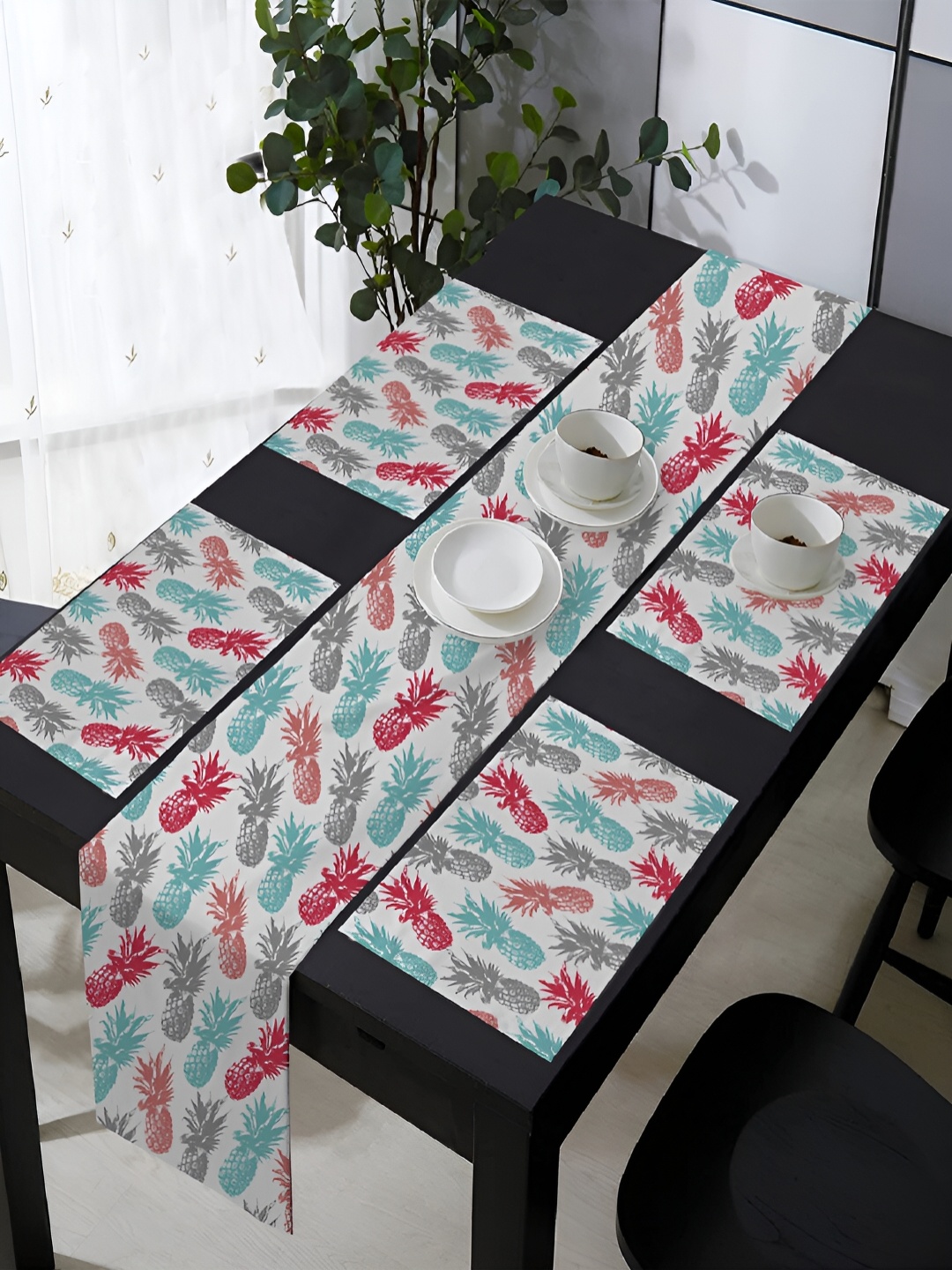 

OASIS Pink & White 5 Pieces Printed Cotton Table Mats with Runner