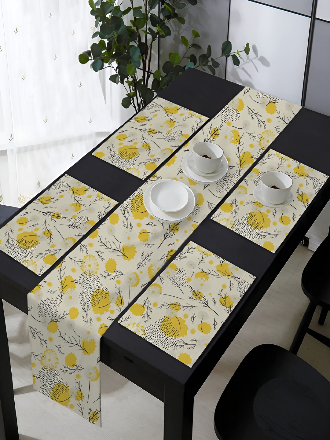 

OASIS Black & White 5 Pieces Printed Cotton Table Mats with Runner, Yellow