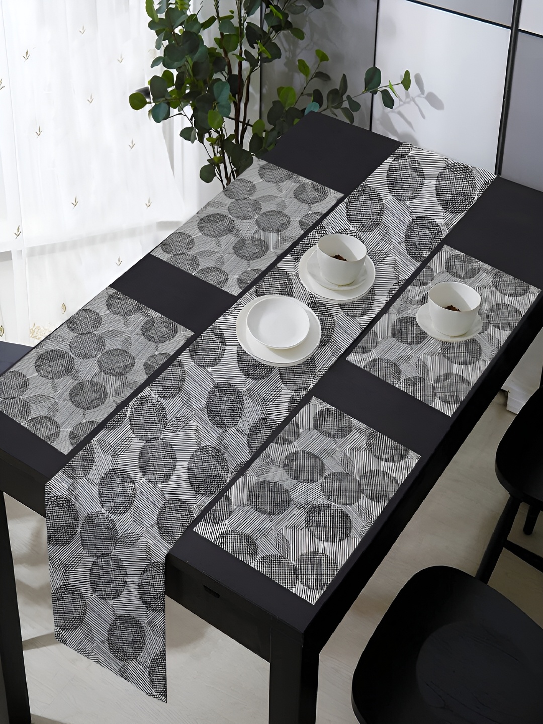 

OASIS Grey & Black 5 Pieces Geometric Printed Cotton Table Mats with Runner