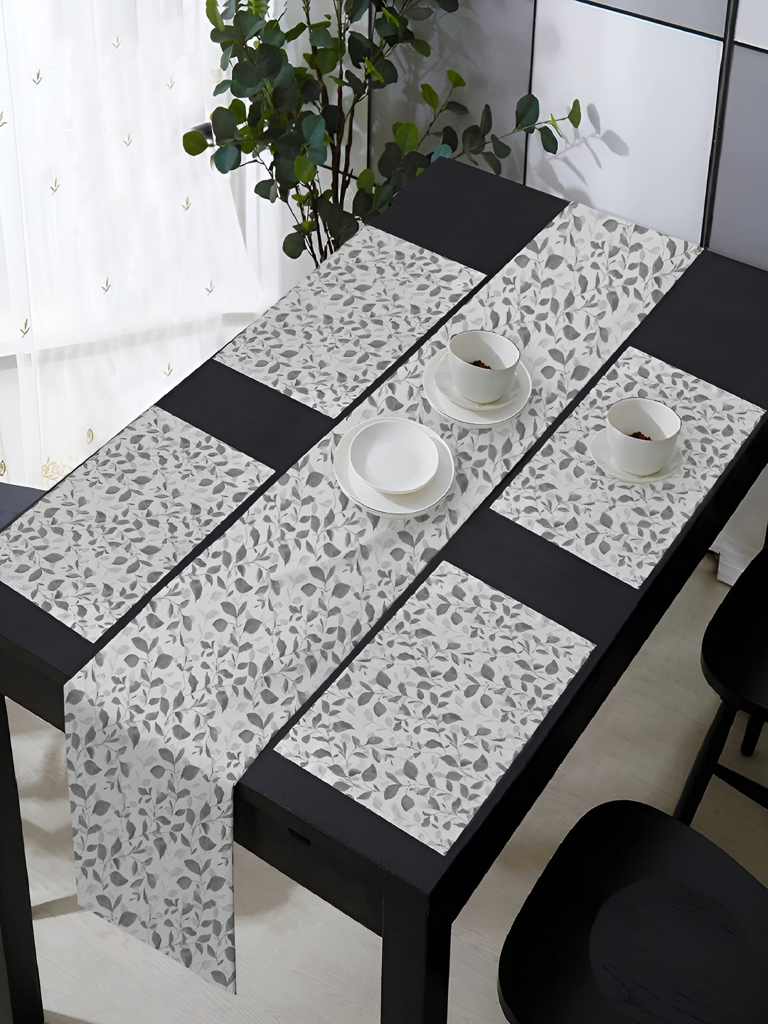 

OASIS Grey 5 Pieces Printed Cotton Table Mats with Runner