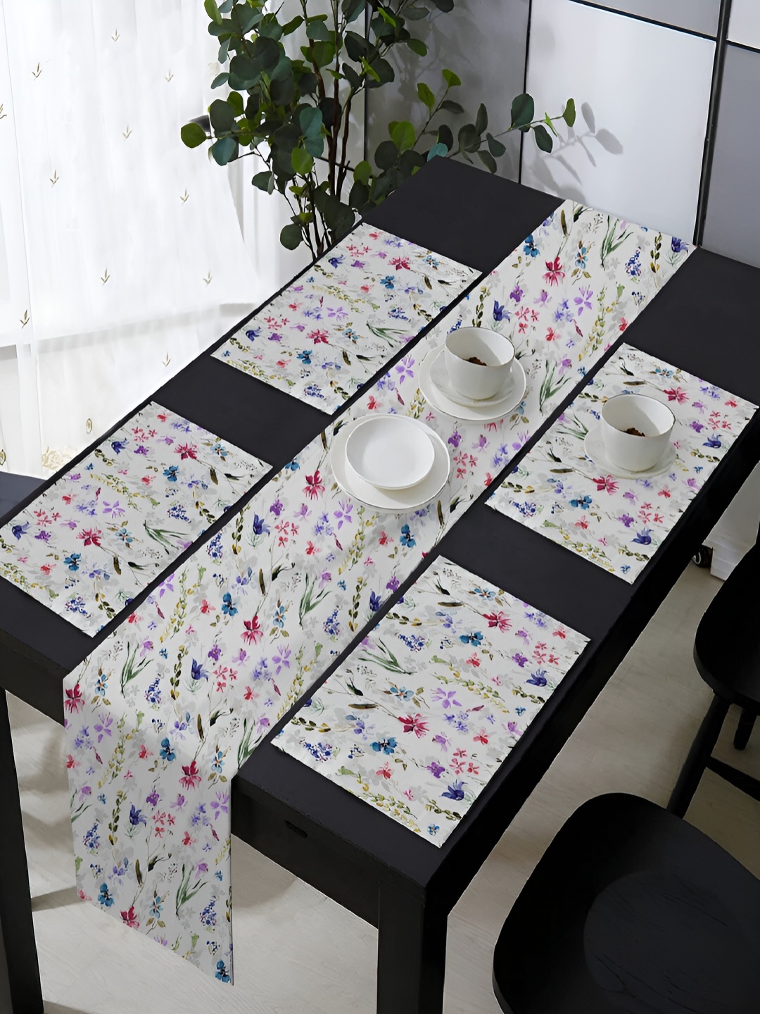 

OASIS White & Purple 5 Pieces Printed Cotton Table Mats with Runner