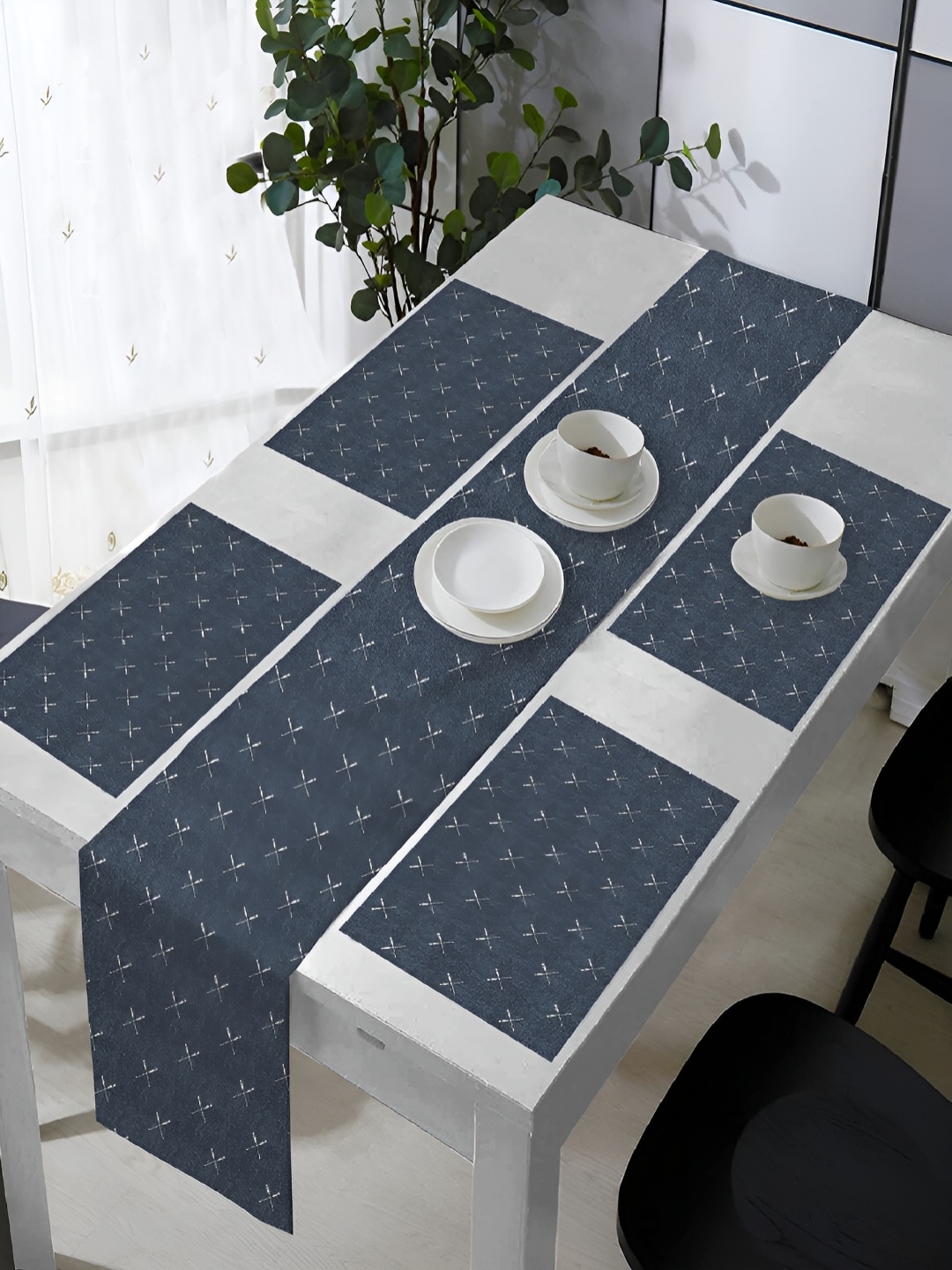 

OASIS Blue & White 5 Pieces Printed Cotton Table Mats with Runner