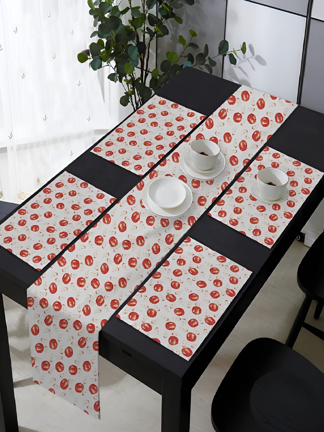 

OASIS Red & White 5 Pieces Printed Cotton Table Mats with Runner