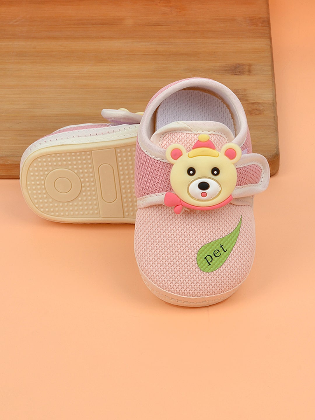 

FOOTPRINTS Kids Textured Round Toe Slip-On Sneakers, Pink