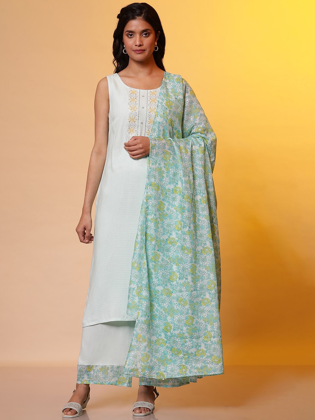 

AURELIA Floral Round Neck Sleeveless Thread Work Kurta With Palazzos & Dupatta, Blue