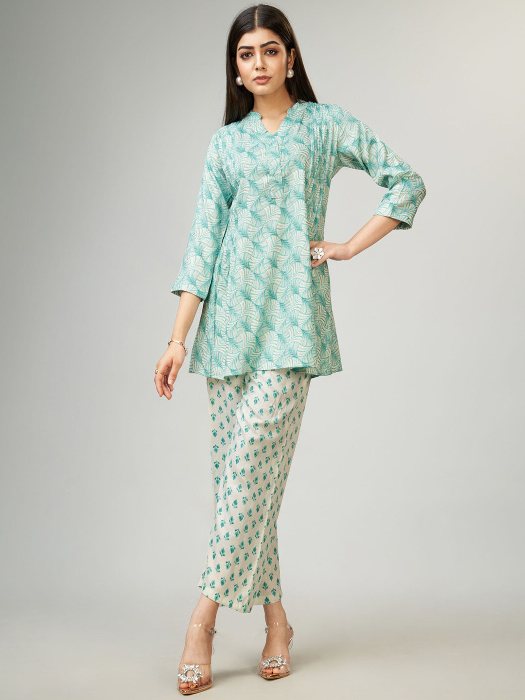 

Kandora Printed Mandarin Collar Tunic With Trousers, Blue