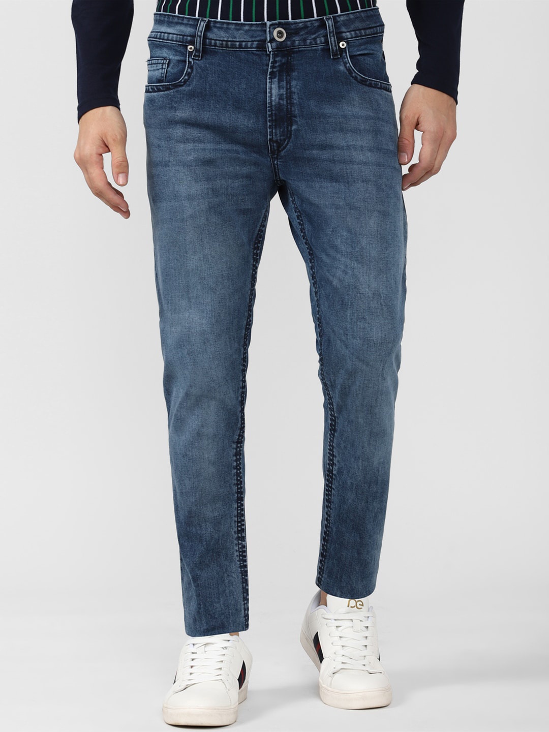 

Peter England Casuals Men Slim Fit Heavy Fade Clean Look Strach Jeans, Blue