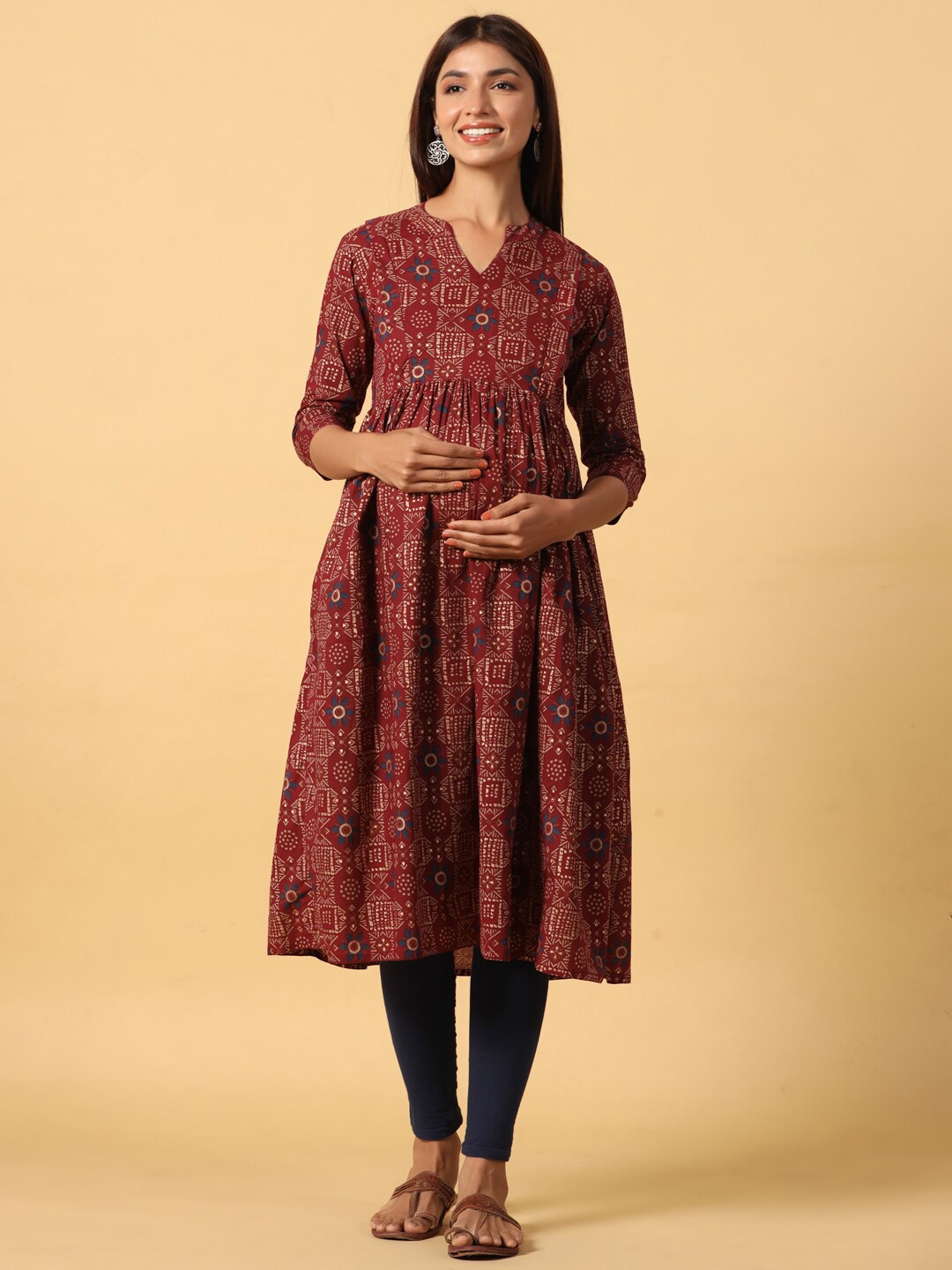 

CRAFIQA Maternity Floral Foil Printed Mandarin Collar Anarkali Cotton Kurta, Maroon