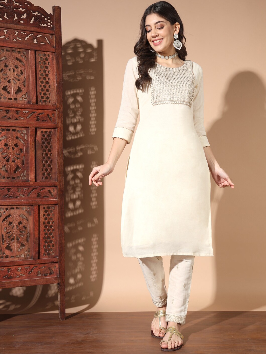 

GUFRINA Ethnic Motifs Embroidered Sequinned Kurta With Trouser, Cream