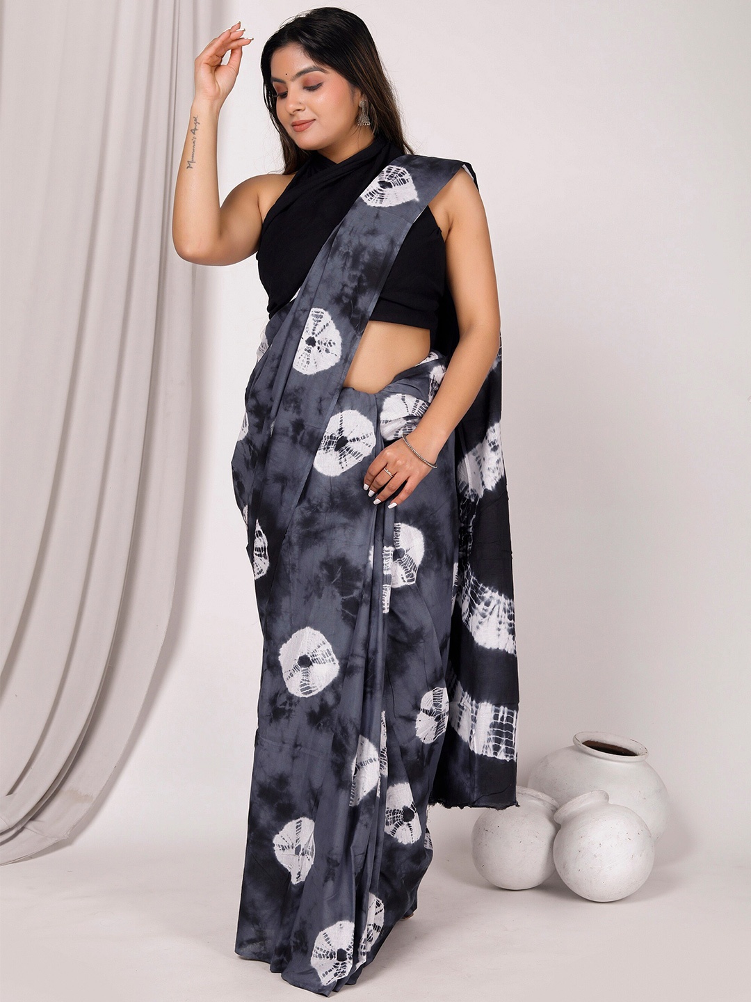 

JAIPURI BLOCK PRINT Tie and Dye Mulmul Cotton Bagru Saree, Grey