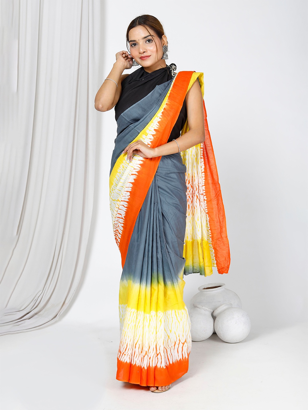 

JAIPURI BLOCK PRINT Colourblocked Pure Cotton Bandhani Saree, Grey