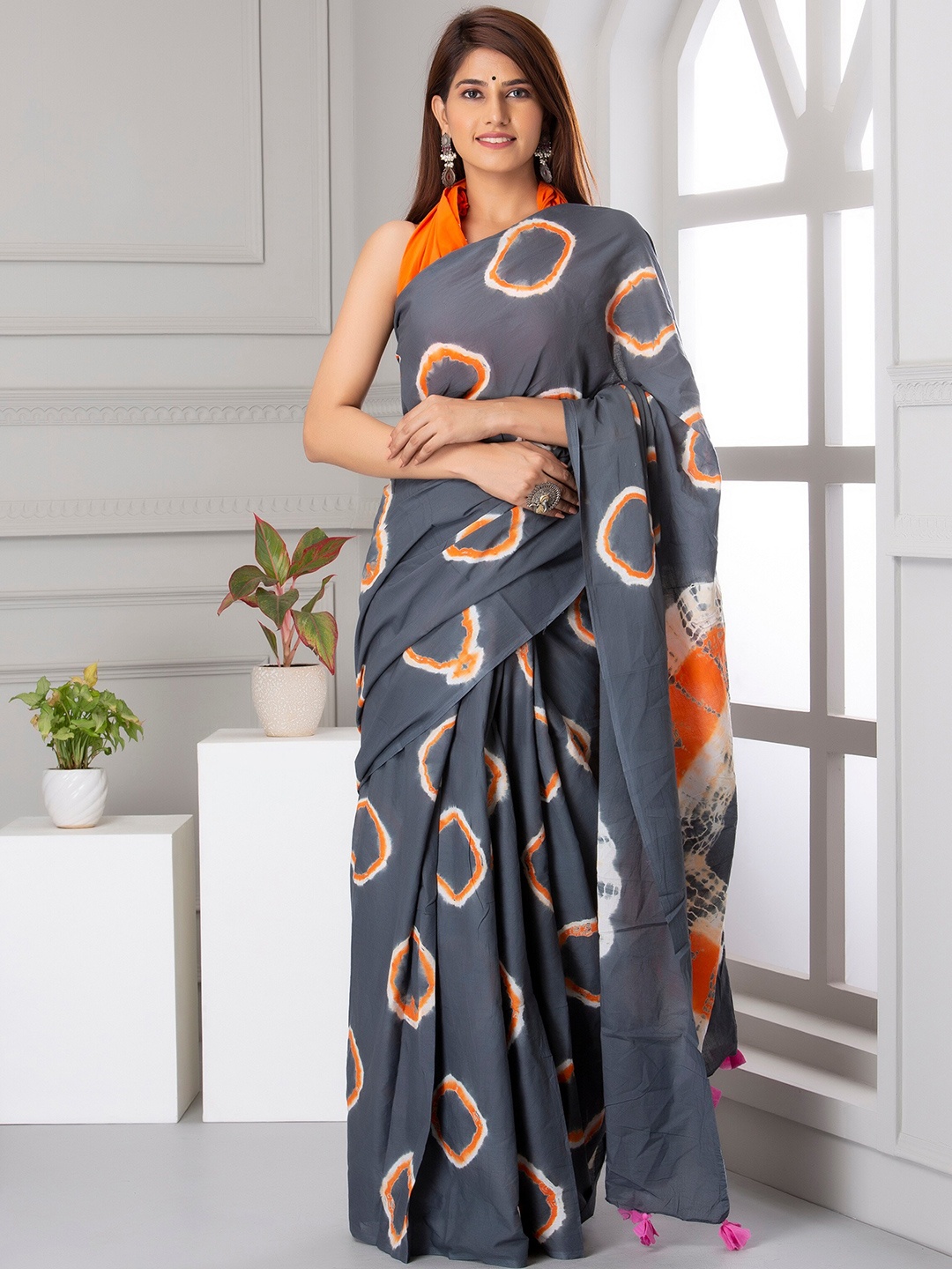 

JAIPURI BLOCK PRINT Tie and Dye Pure Cotton Block Print Saree, Grey