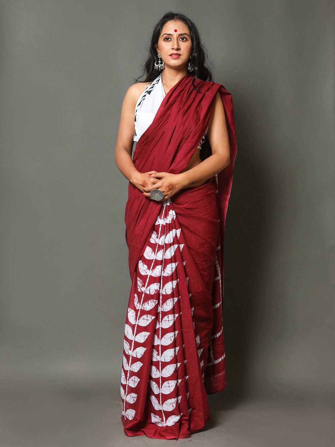 

JAIPURI BLOCK PRINT Floral Pure Cotton Block Print Saree, Maroon