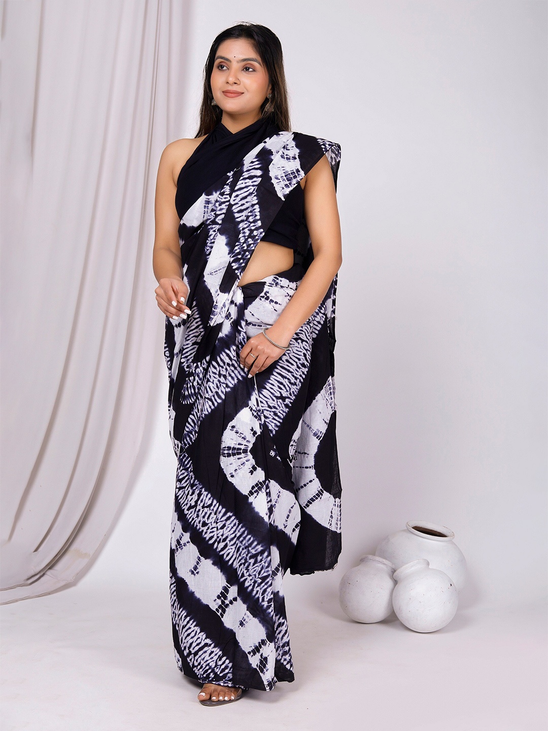 

JAIPURI BLOCK PRINT Tie and Dye Pure Cotton Bagru Saree, Black