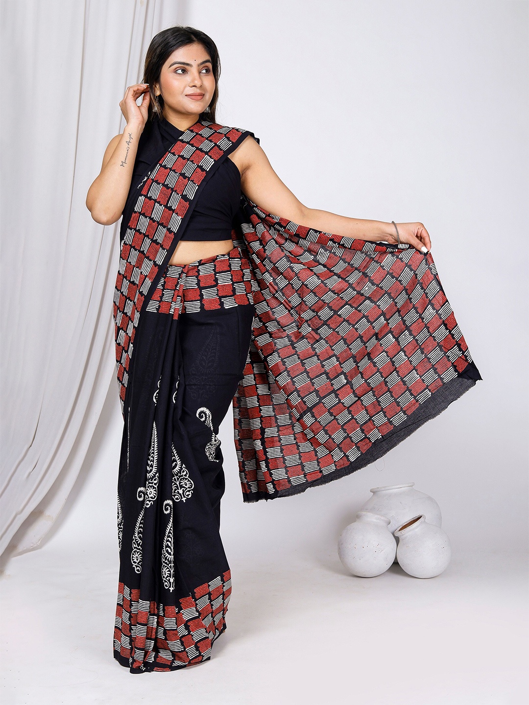 

JAIPURI BLOCK PRINT Paisley Printed Pure Cotton Block Print Saree, Black