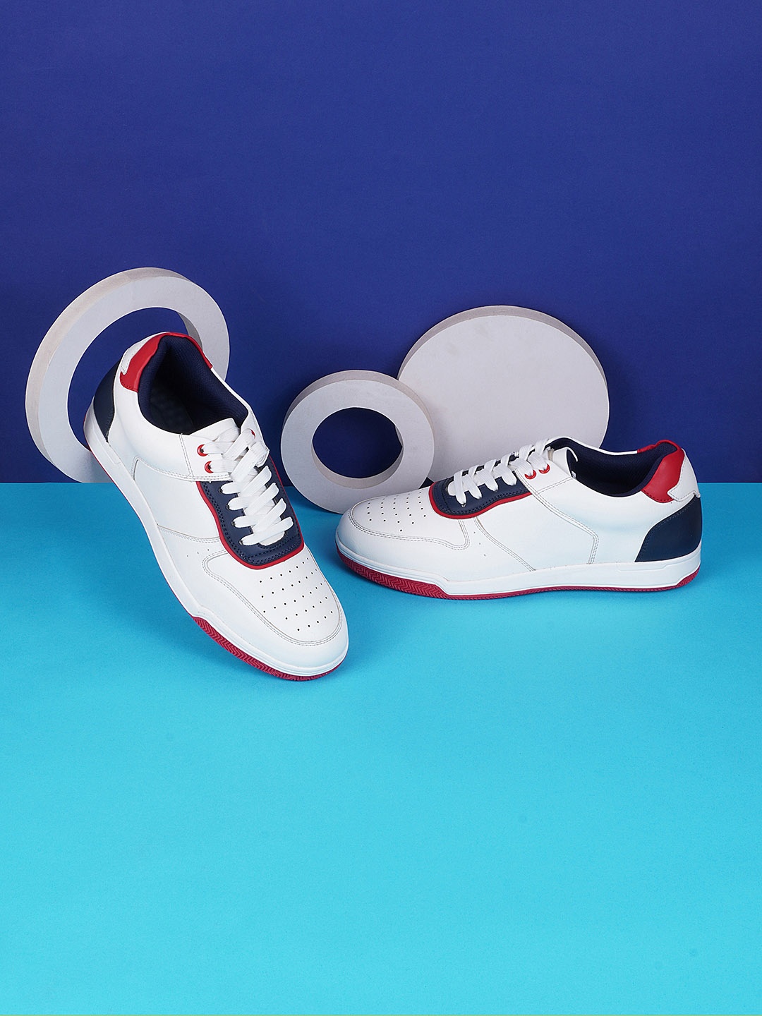 

Metro Men Colourblocked Comfort Insole Lace-Ups Sneakers, White