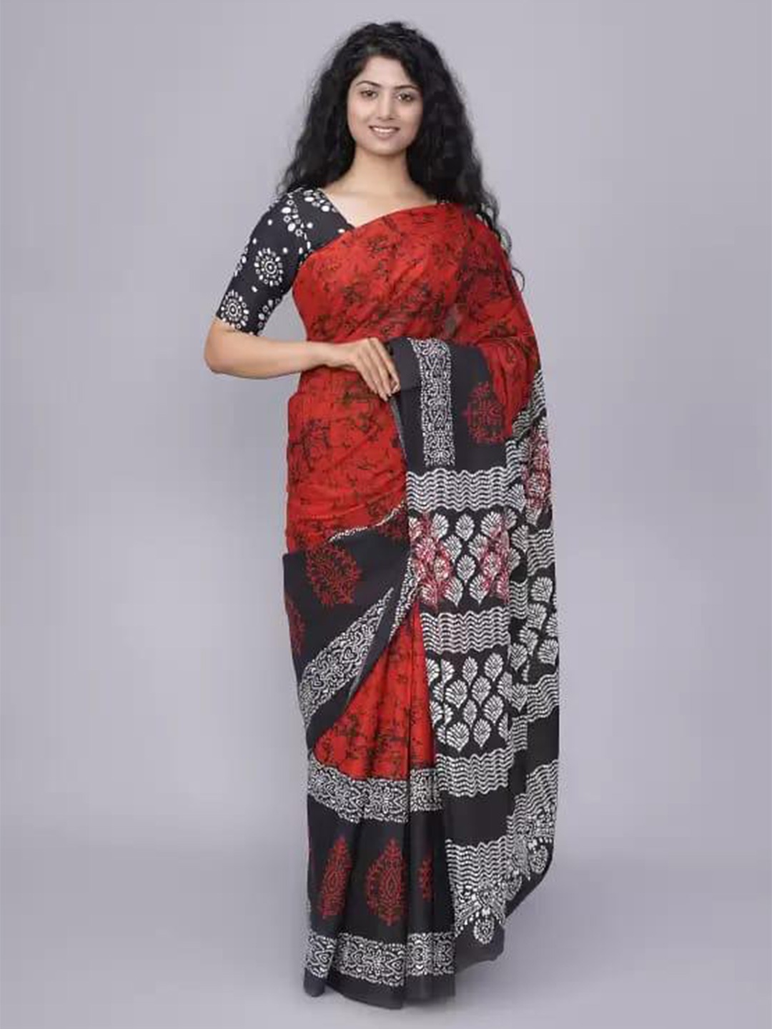 

TROPWEAR Ethnic Motifs Pure Cotton Block Print Saree, Red