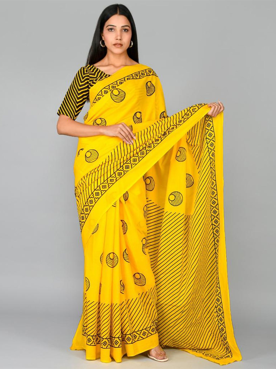 

TROPWEAR Block Print Saree, Yellow